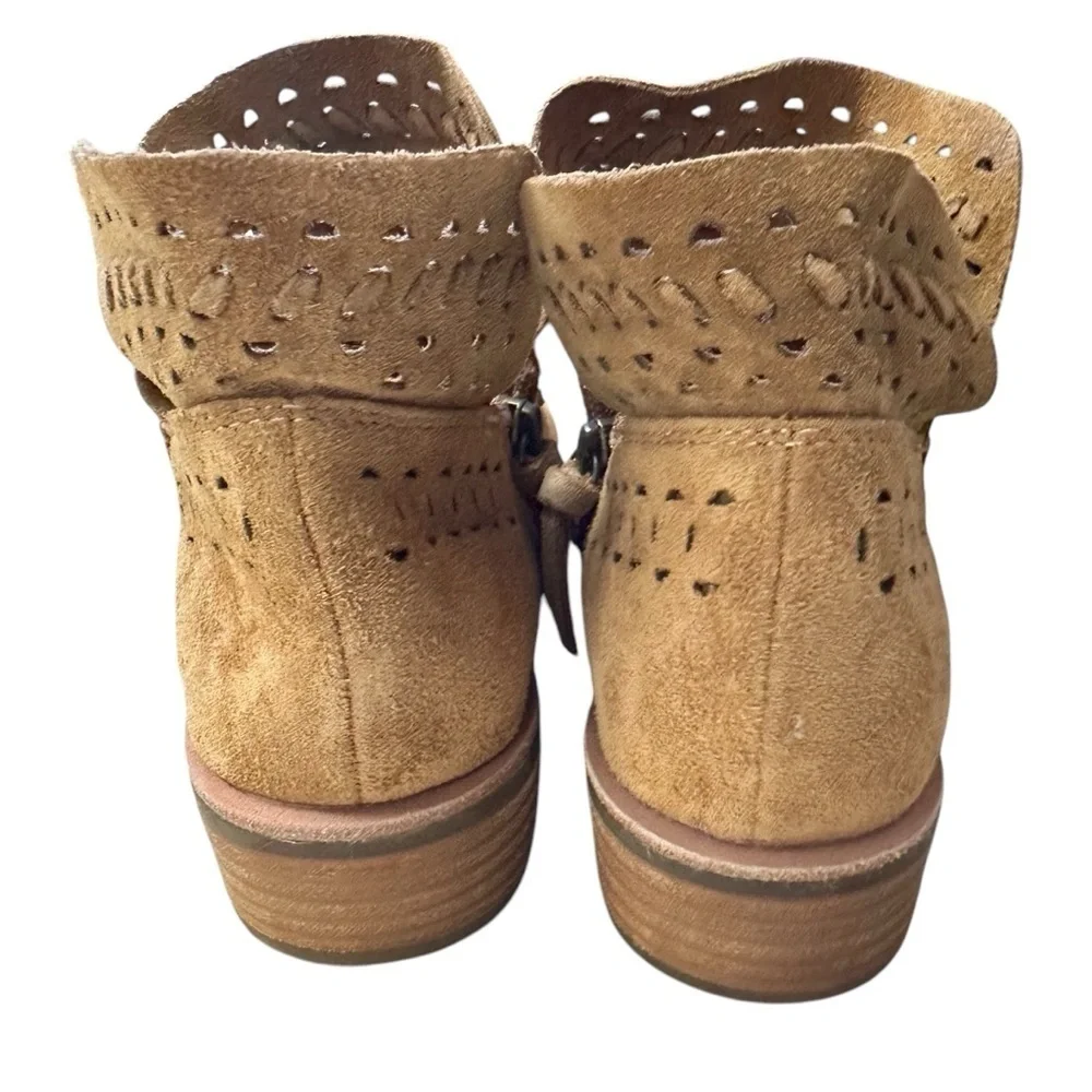 Sofft Brinkley Laser‎ Cut Leather Bootie in Saddle Suede, Boots Size 7.5